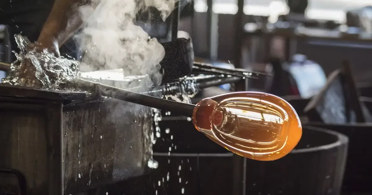 Comment sont fabriqués les tubes en verre ?