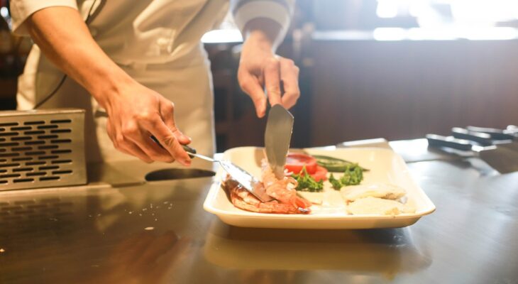 découvrez l'art du batch cooking pour préparer des repas sains et savoureux en un temps record. optimisez votre cuisine, réduisez le gaspillage alimentaire et savourez chaque bouchée avec des plats concoctés à l'avance.