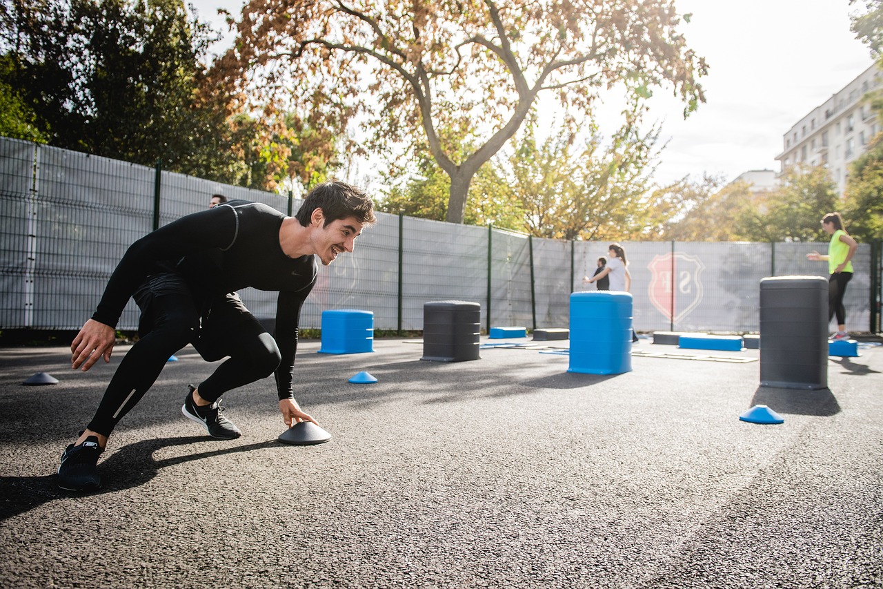 découvrez notre coach de fitness à domicile pour transformer votre routine d'entraînement. profitez de séances personnalisées adaptées à vos objectifs de santé et de bien-être, le tout dans le confort de votre maison. rejoignez-nous pour une expérience de fitness sur mesure !